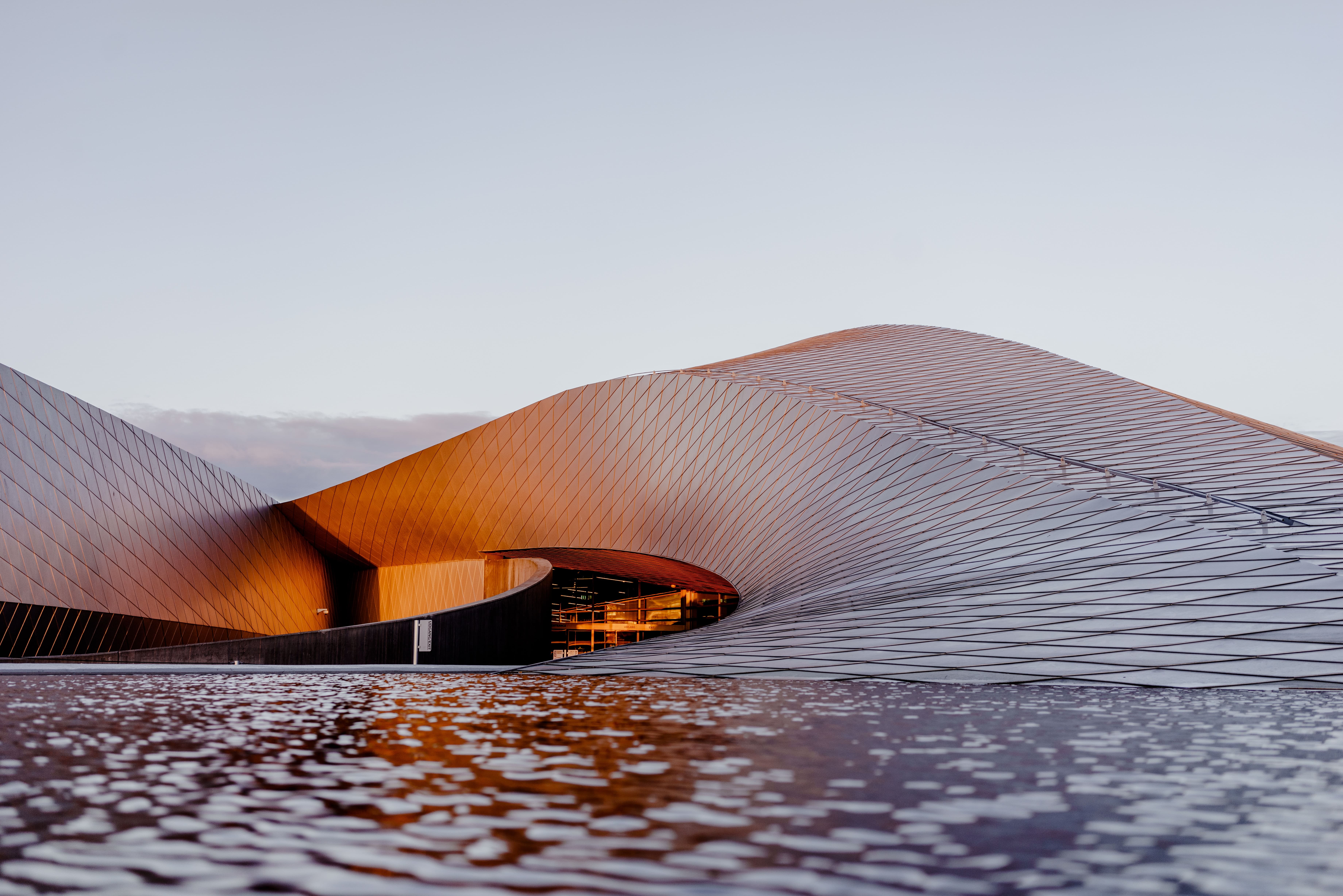 Water on Modern Building, vue en gros plan